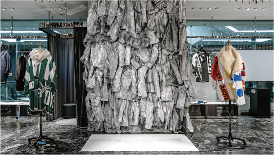 OVERCOATの作品展示