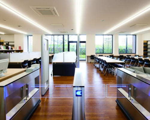 駅前キャンパス 図書室