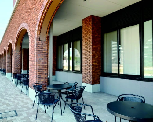 駅前キャンパス 1F 吹き抜け